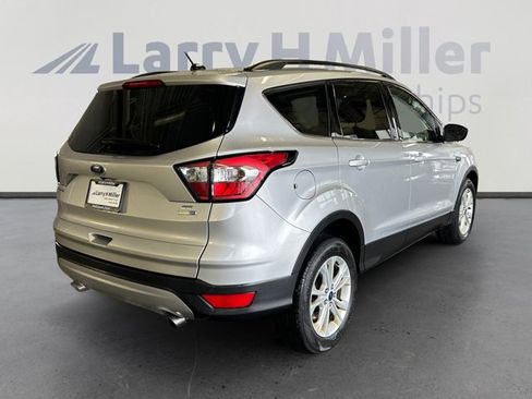 Certified 2017 Ford Escape SE w/ Equipment Group 201A image 5