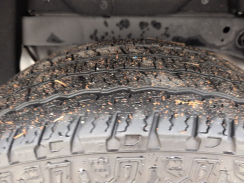 Used 2023 Chevrolet Colorado Trail Boss w/ Technology Package image 14