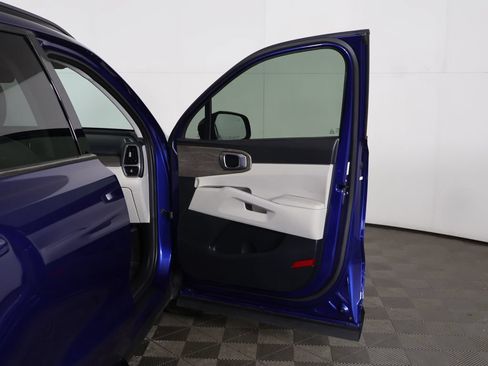 Used 2023 Kia Sorento EX w/ Panoramic Sunroof Package FWD image 24