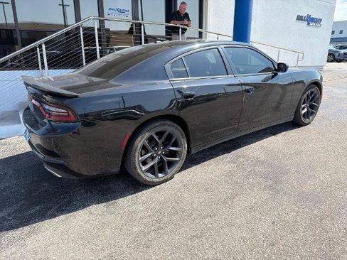 Used 2021 Dodge Charger SXT w/ Blacktop Package RWD image 3
