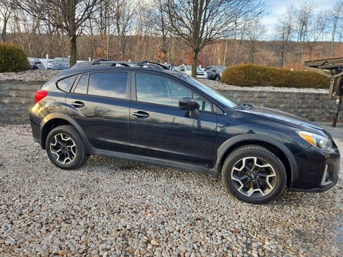 Used 2016 Subaru Crosstrek 2.0i Premium image 2