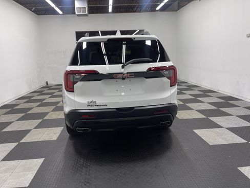 Used 2023 GMC Acadia SLE w/ Driver Convenience Package image 3