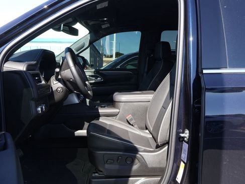 Used 2024 GMC Yukon XL SLT w/ SLT Luxury Package AWD/4WD image 12