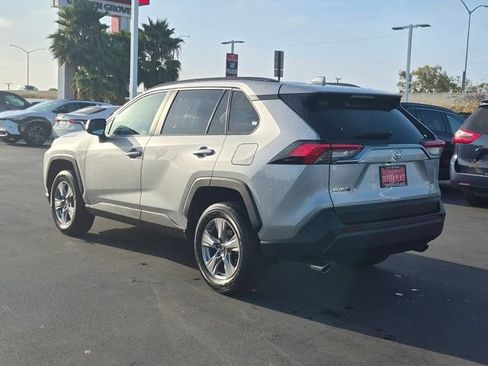 Used 2025 Toyota RAV4 XLE FWD image 11