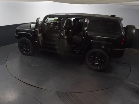 New 2025 GMC Hummer EV 2X w/ LPO, Dark Essentials Package image 57