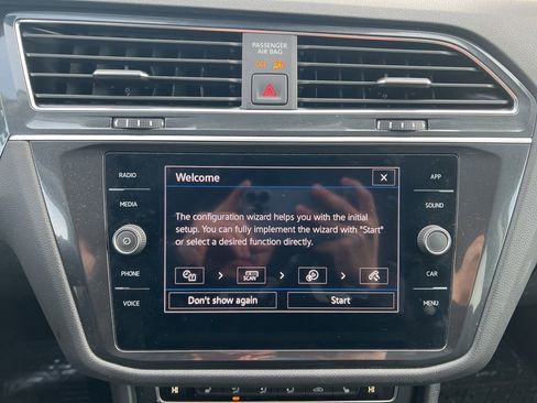 Used 2021 Volkswagen Tiguan SE image 18