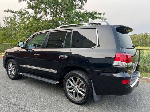 Used 2013 Lexus LX 570 4WD w/ Luxury Pkg image 8