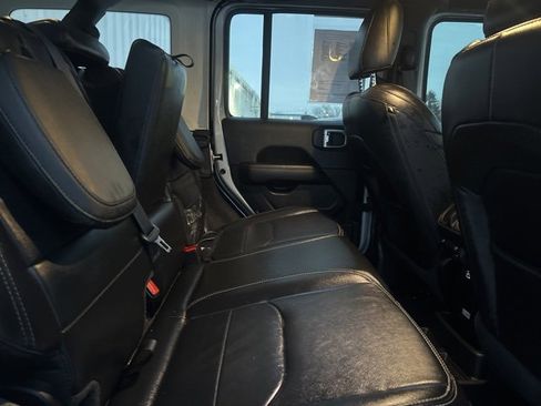 Used 2023 Jeep Wrangler Unlimited Sahara w/ Cold Weather Group image 8