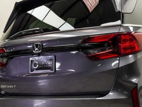 Used 2025 Honda Odyssey EX-L image 13
