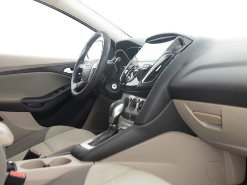 Used 2013 Ford Focus SE FWD image 29
