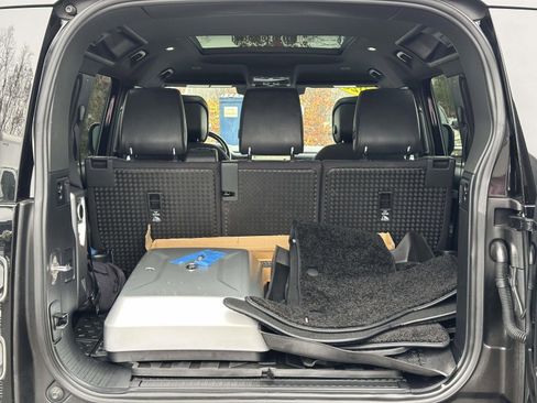 Used 2023 Land Rover Defender 110 X image 24