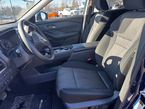Used 2025 Nissan Rogue SV image 22