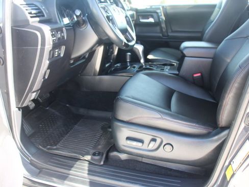 Certified 2024 Toyota 4Runner TRD Off-Road Premium w/ Moonroof Package AWD/4WD image 12