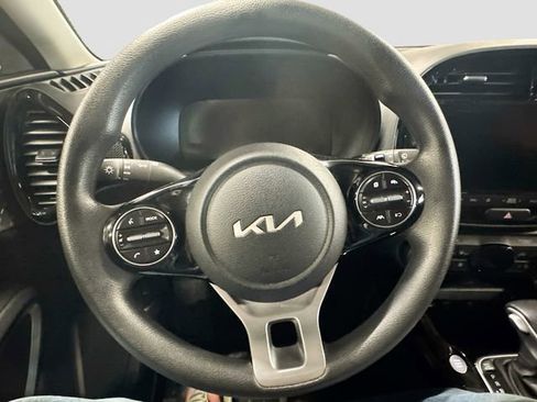 Used 2023 Kia Soul S image 11