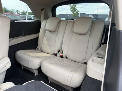 Used 2020 Mercedes-Benz GLS 450 4MATIC image 33