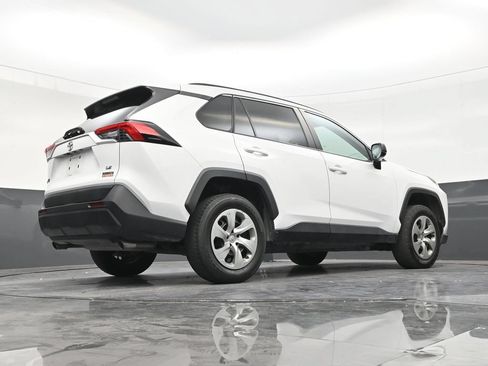 Used 2021 Toyota RAV4 LE FWD image 23