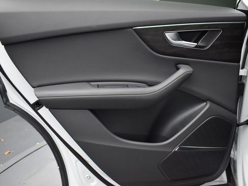 Used 2023 Audi Q8 Premium Plus image 22