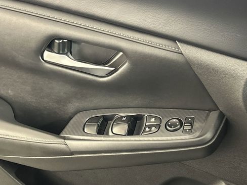 Used 2024 Nissan Sentra SV image 19