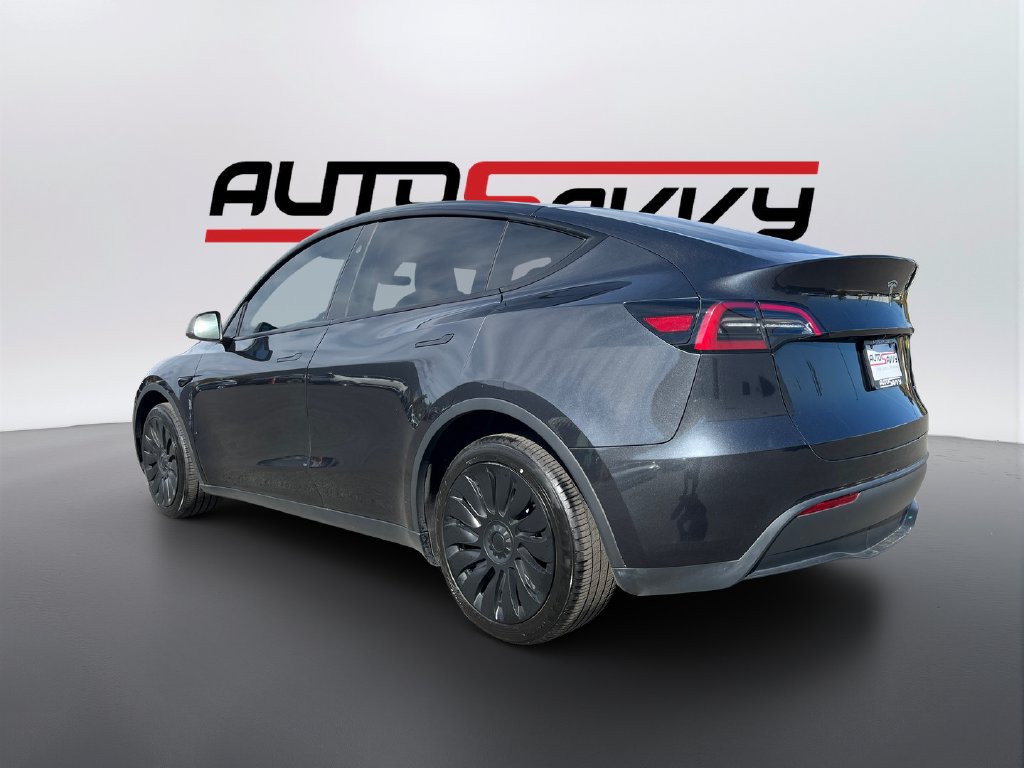 Used 2024 Tesla Model Y Long Range AWD/4WD image 7