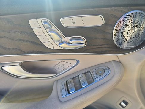 Used 2018 Mercedes-Benz GLC 300 4MATIC image 17