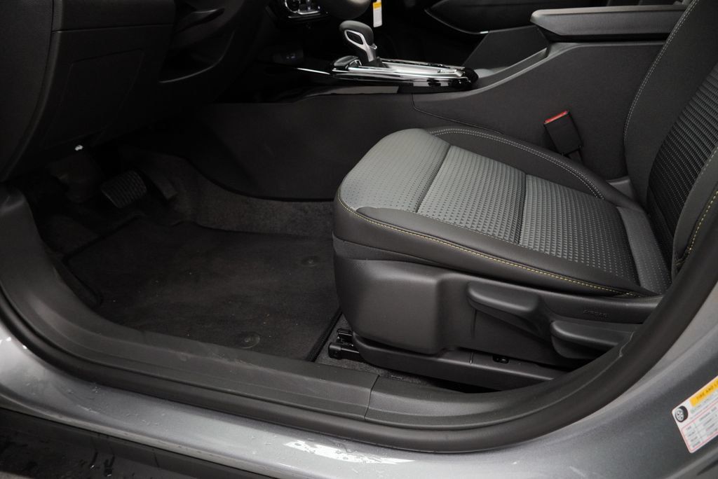 New 2026 Chevrolet Trax LT w/ Driver Confidence Package FWD image 23