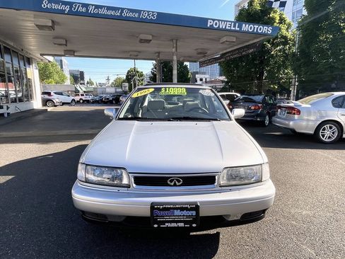 Used 1995 INFINITI G20 FWD image 2