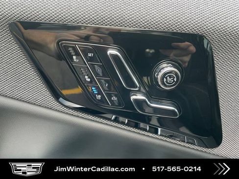 Certified 2025 Cadillac Optiq Luxury 2 w/ LPO, Floor Liner Package AWD/4WD image 26