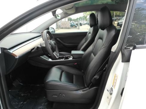 Used 2021 Tesla Model Y Long Range AWD/4WD image 12