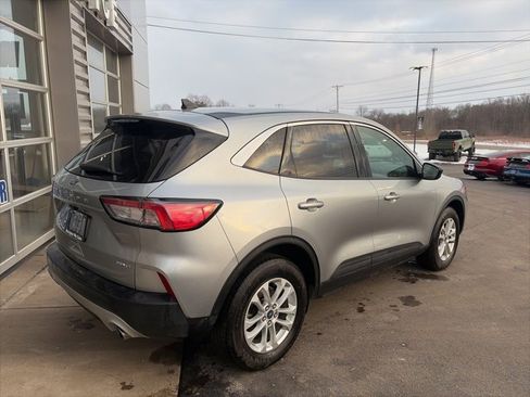 Used 2022 Ford Escape SE w/ Convenience Package image 3