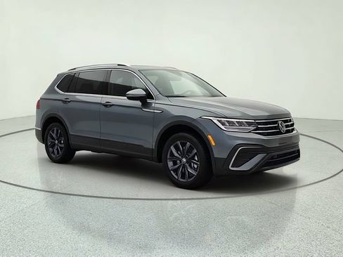 Used 2022 Volkswagen Tiguan SE FWD image 8