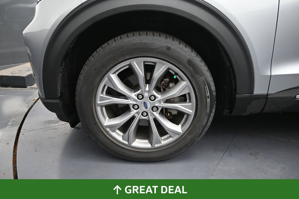 Used 2022 Ford Explorer Limited w/ Equipment Group 301A AWD/4WD image 15