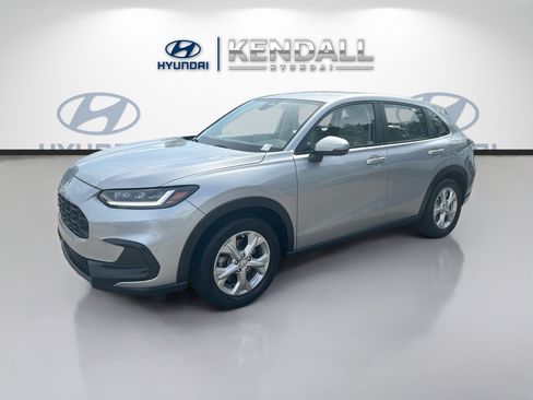 Used 2023 Honda HR-V LX image 3