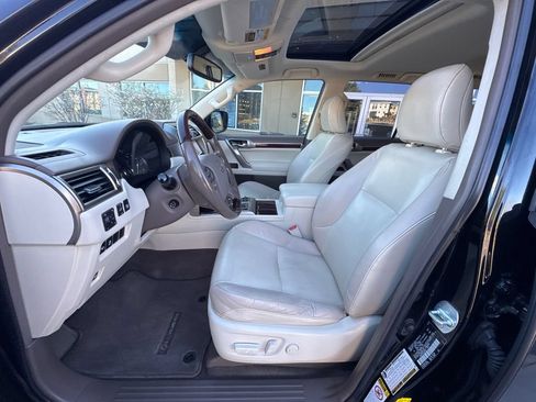 Used 2019 Lexus GX 460 Premium w/ Premium Package AWD/4WD image 23