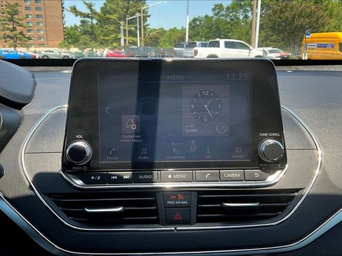 Used 2019 Nissan Altima 2.5 S FWD image 22