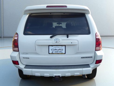 Used 2005 Toyota 4Runner Limited image 9