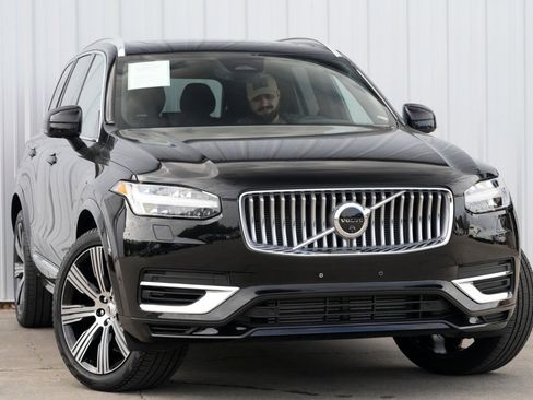 Used 2024 Volvo XC90 T8 Plus w/ Protection Package Premier image 4