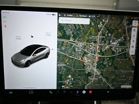 Used 2018 Tesla Model 3 Long Range RWD image 8