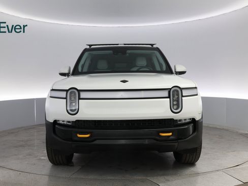 Used 2023 Rivian R1S Adventure image 3