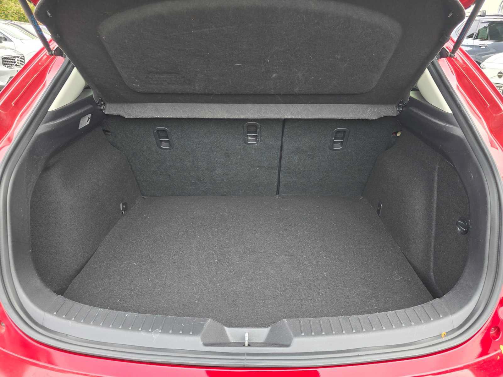 Used 2018 MAZDA MAZDA3 Touring FWD image 14