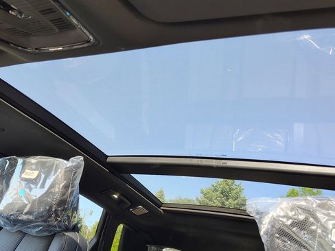 New 2026 Cadillac Lyriq Premium Luxury image 24