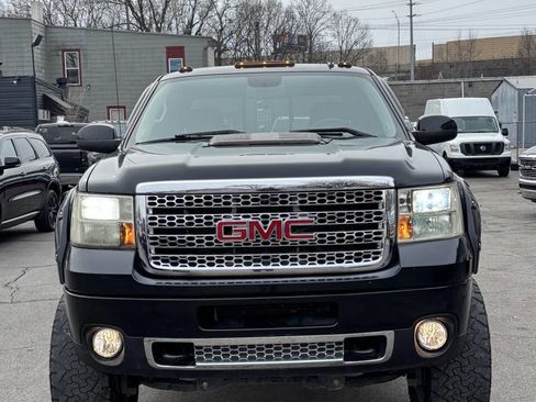 Used 2011 GMC Sierra 2500 Denali w/ Snow Plow Prep Package image 3