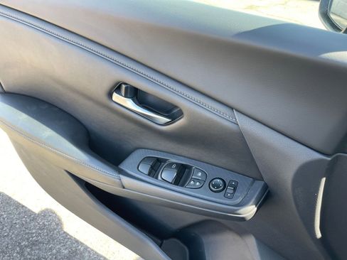 Used 2025 Nissan Sentra SV FWD image 18