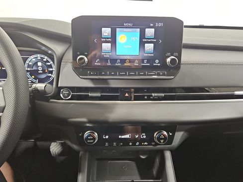 New 2026 Nissan Rogue SL AWD/4WD image 18
