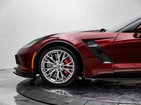 Used 2018 Chevrolet Corvette Z06 RWD image 8