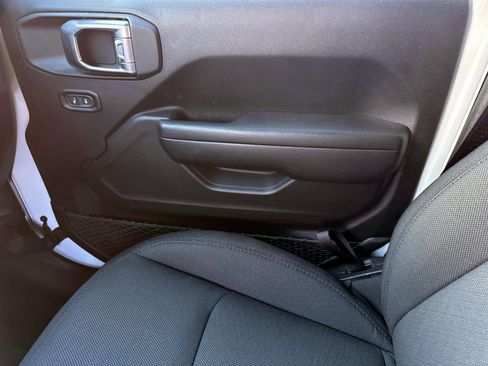 Used 2023 Jeep Wrangler Unlimited w/ Sun & Screen Package image 20