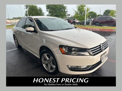 Used 2015 Volkswagen Passat 1.8T Limited Edition FWD image 1