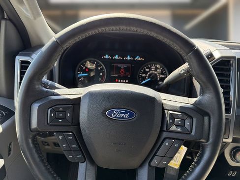 Used 2019 Ford F150 XLT w/ Equipment Group 302A Luxury AWD/4WD image 18