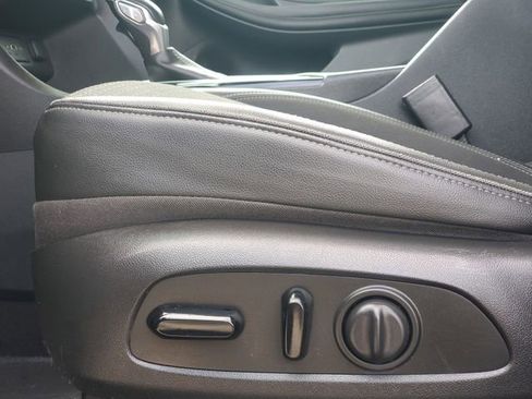 Used 2020 Buick Encore GX Select image 6