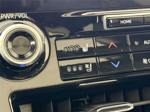 Used 2022 Toyota Highlander Platinum FWD image 8