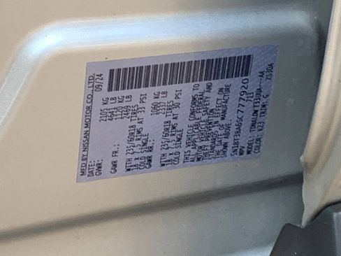 Used 2025 Nissan Rogue SV image 10